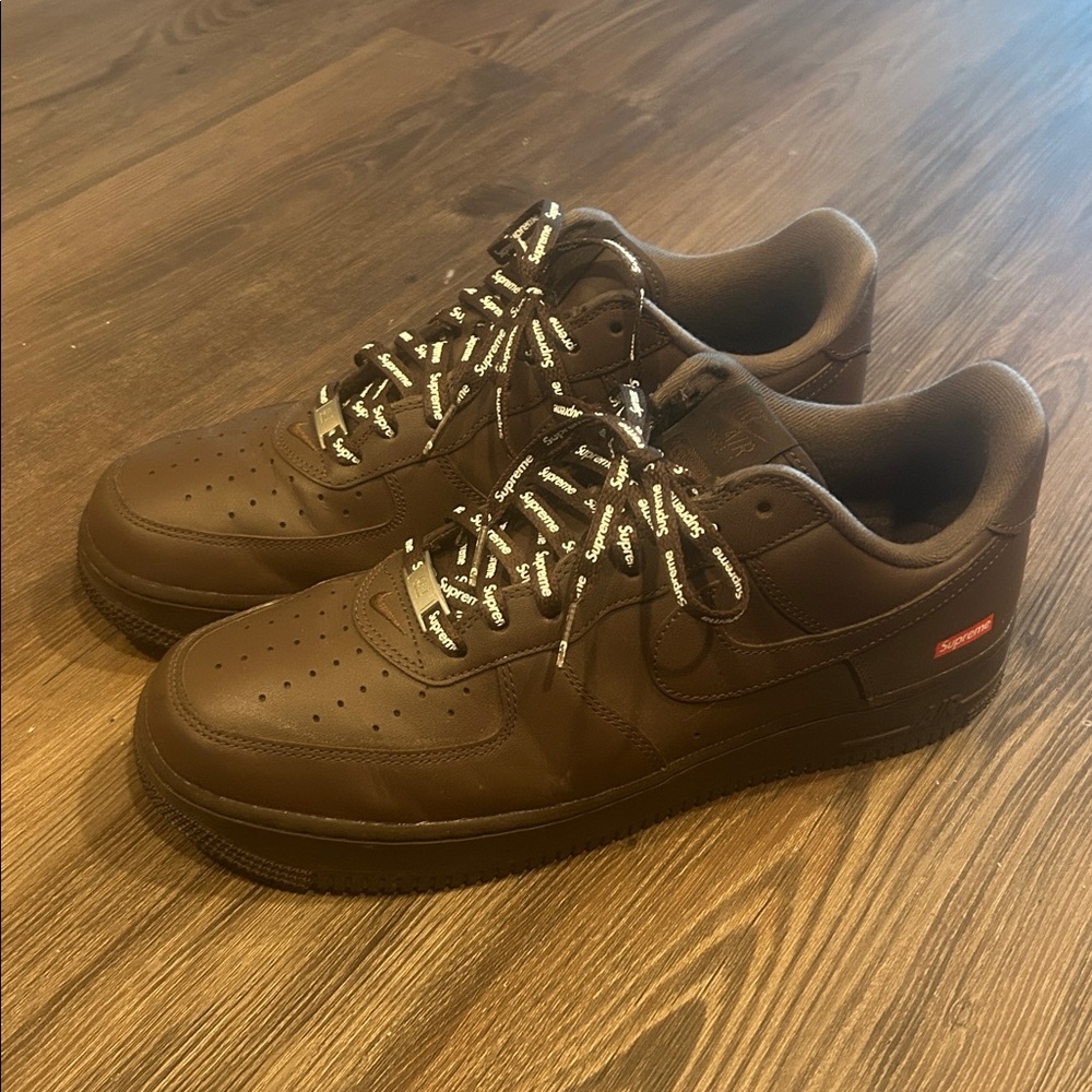 Nike Men’s Sneakers Brown with Black Accents